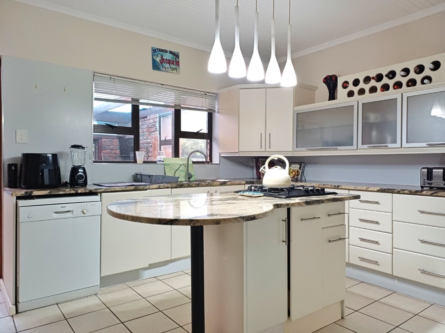 4 Bedroom Property for Sale in Reebok Western Cape